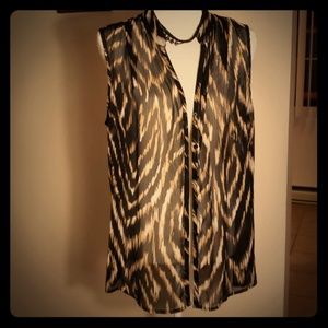 ⚘ 2/$12⚘ Animal Print Sheer Liz Claiborne Blouse